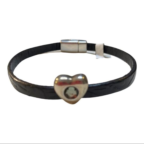 Thin Black Leather Heart Pendant Bracelet. Heart has a Crystal In The Center. - Picture 6 of 6